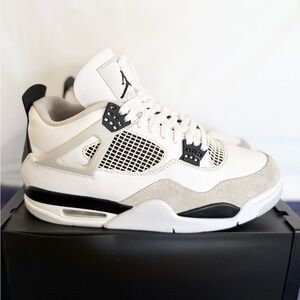 AUTHENTIC Jordan 4 Retro Military Black size 11 DH6927-111 2022 PRE-OWNED